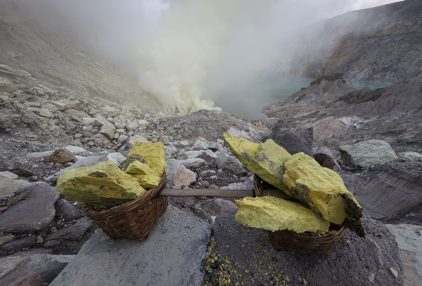 An 80 kg load of sulfur inside Ijen's crater