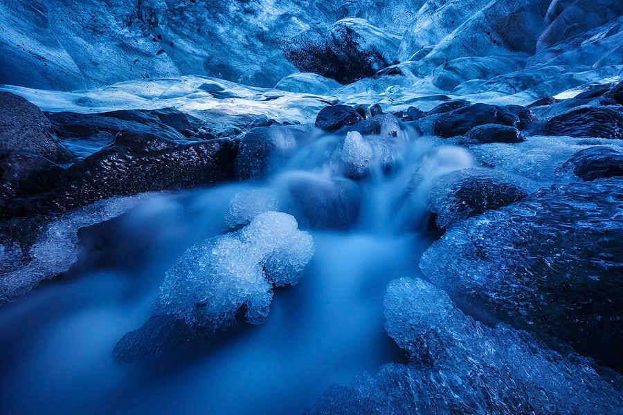 An ice cave in Breiðamerkurjökull glacier, Iceland. Getting this composition in one shot with a narrower lens would have been impossible.<br>Canon EOS 5D Mark IV, Canon 11-24mm F4L, Focus stacked from 3 images at 11mm, F13, 15sec, ISO800.
