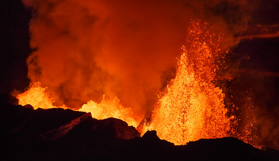 At 176mm focal length, the Telephoto lens gave me a chance to capture the details on the erupting lava. Flying any closer was impossible since the air above the lava flow was so warm it made the helicopter tremble. Holuhraun, Iceland