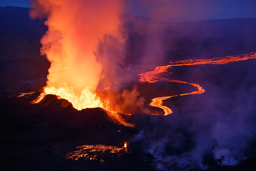  With the lava many stops brighter than the surroundings, I had to use HDR to get this image.